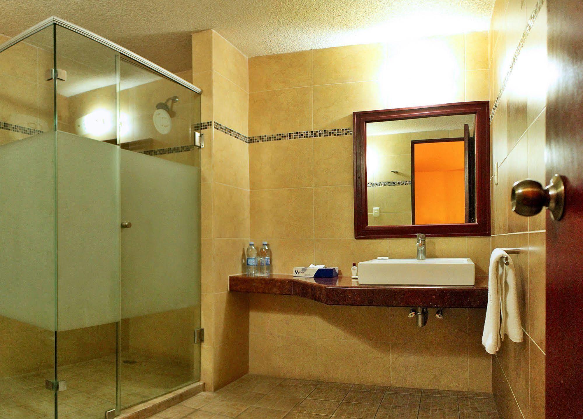 Hotel Cr Теуакан Экстерьер фото